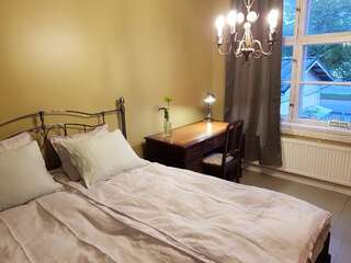 Отели типа «постель и завтрак» Matin ja Maijan Majatalo Хямеэнлинна Номер Делюкс с кроватью размера «queen-size»-8