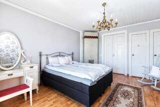 Отели типа «постель и завтрак» Matin ja Maijan Majatalo Хямеэнлинна Номер Делюкс с кроватью размера «queen-size»-4